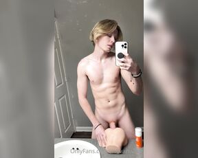 OnlyXXXGuys aka onlyxxxguys OnlyFans - Watch me finally cum all over this toy, says popular TikToker @itsevanwade One of his fans