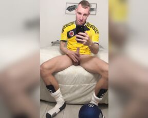 OnlyXXXGuys aka onlyxxxguys OnlyFans - I felt so hot after my match that we sadly lost, so I had to cum