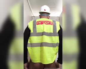 OnlyXXXGuys aka onlyxxxguys OnlyFans - More naughtiness on a building site, says @stevenbarrett41 Steven is a naughty 46 yo builder from