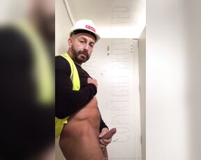 OnlyXXXGuys aka onlyxxxguys OnlyFans - More naughtiness on a building site, says @stevenbarrett41 Steven is a naughty 46 yo builder from