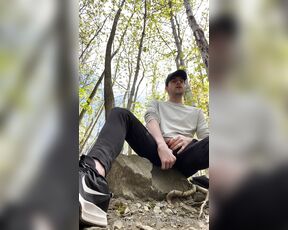 OnlyXXXGuys aka onlyxxxguys OnlyFans - Hiking makes me HORNY! Stopped off the trail to jerk off in the woods , says