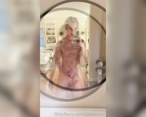 OnlyXXXGuys aka onlyxxxguys OnlyFans - Me milking it while my family is out of the house Better clean up the