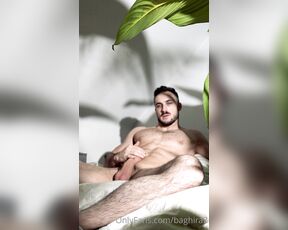 OnlyXXXGuys aka onlyxxxguys OnlyFans - Cumming all over my abs again, says @baghira2, and dang, that shows off We are fans