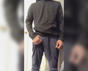 Voodoodxck aka voodoodxck - 08-27-2021 OnlyFans Video - Who likes to rub bulges My dick be hard af when you rub in my sweats