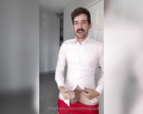 Cliffordpacker aka cliffordpacker - 02-14-2022 OnlyFans Video - This extremely helpful underwear store employee is really happy to model various pairs of underwear for