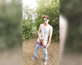 Cliffordpacker aka cliffordpacker - 08-22-2019 OnlyFans Video - A quick jerk in the woods