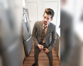 Cliffordpacker aka cliffordpacker - 04-26-2018 OnlyFans Video - I hope you guys like watching me take suits off