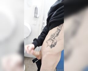 Fr_Inked_Twink aka fr_inked_twink - 01-13-2024 OnlyFans Video - Escaping from work to rest a bit