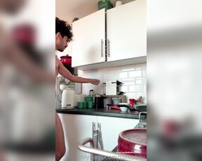 Solito Boy aka solitoboy - 08-27-2023 OnlyFans Video - My flatmates where at home and I didnt know  Just made a morning coffee and