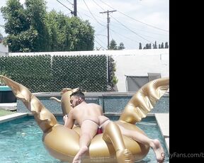 Baerab aka baerab - 06-02-2021 OnlyFans Video - Behind the scenes of me getting my IG post  I feel like this post says