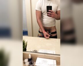 Baerab aka baerab - 04-16-2020 OnlyFans Video - I just wanna throat fuck someone till I bust  anyone here like chking on some