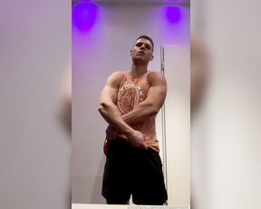 Alpha Tom aka alphadomtom - 01-22-2024 OnlyFans Video - Worship that body