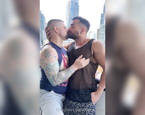 Raj aka iamrajxxx - 08-09-2023 OnlyFans Video - Balcony makeout with daddy jonshieldxxx loadcountstudio