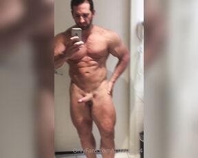 David Mitchell aka cpxxx - 05-01-2020 OnlyFans Video - Quick posing tonight before shower