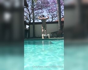 David Mitchell aka cpxxx - 05-26-2020 OnlyFans Video - The uncensored version of my backflip on IG