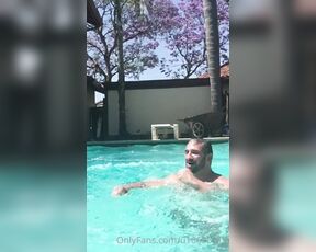 David Mitchell aka cpxxx - 05-26-2020 OnlyFans Video - The uncensored version of my backflip on IG