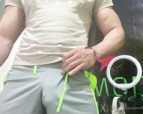 RichieRey Oficial aka richierey oficial - 02-22-2023 OnlyFans Video - Hoy iré al gimnasio sin calzones que rico sería estar ahí y que te me acercarás