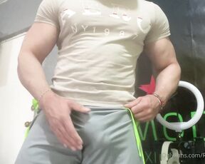 RichieRey Oficial aka richierey oficial - 02-22-2023 OnlyFans Video - Hoy iré al gimnasio sin calzones que rico sería estar ahí y que te me acercarás