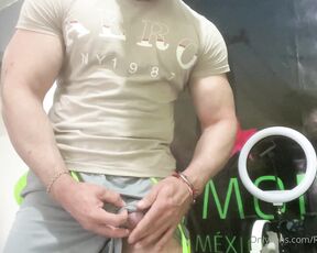 RichieRey Oficial aka richierey oficial - 02-22-2023 OnlyFans Video - Hoy iré al gimnasio sin calzones que rico sería estar ahí y que te me acercarás