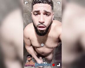 King Papi aka daddyvers - 10-05-2023 OnlyFans Video - Catch me in the gym showers I get so horny in there Like fuck