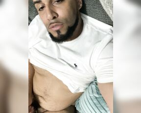 King Papi aka daddyvers - 05-30-2020 OnlyFans Video - My friends left now Im home bored and horny af