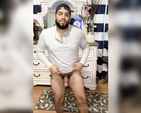 King Papi aka daddyvers - 07-15-2020 OnlyFans Video - Morning jerk before I start my day