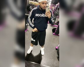 King Papi aka daddyvers - 11-30-2019 OnlyFans Video - At the gym today