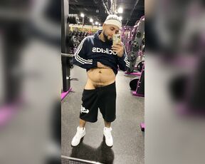 King Papi aka daddyvers - 11-30-2019 OnlyFans Video - At the gym today