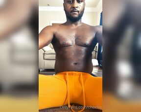 Kinky Rich aka chocliq - 07-14-2020 OnlyFans Video - A little post workout vid for my man_booty Lovers