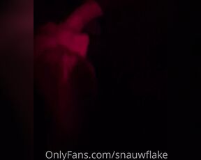 SnauwFlake aka snauwflake - 07-06-2021 OnlyFans Video - Hey guys, Ive made a video involving a gloryhole 3 Of course light isnt great but