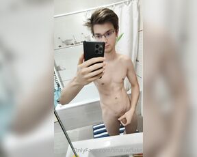 SnauwFlake aka snauwflake - 09-29-2021 OnlyFans Video - Little showcase after workout 3 Petit vidéo pour vous monter lévolution de mon corps