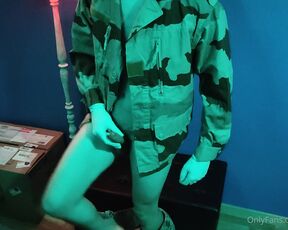 SnauwFlake aka snauwflake - 10-08-2021 OnlyFans Video - A small video where Im playing as a military, taking a big dildo until I cum