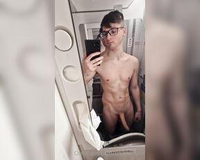 SnauwFlake aka snauwflake - 04-24-2023 OnlyFans Video - The flight can be quite long