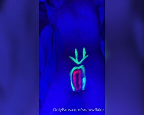 SnauwFlake aka snauwflake - 09-19-2020 OnlyFans Video - A small video made thanks to siwi87 , would you like more videos in the dark