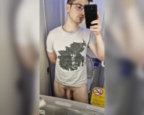 SnauwFlake aka snauwflake - 09-09-2024 OnlyFans Video - 14 hours of flight I cant resist to show you my cock 3 Avec un vol