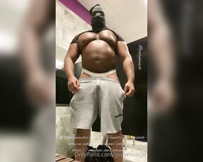 Jodymuscle aka jodymuscle - 02-22-2021 OnlyFans Video - Here in NYC A quick Jack session in one of the changing rooms