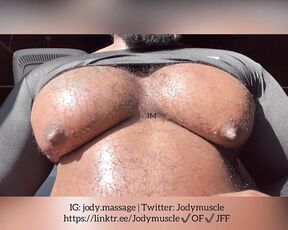 Jodymuscle aka jodymuscle - 05-11-2022 OnlyFans Video - Its a short video _ I wanna get them licked So bad