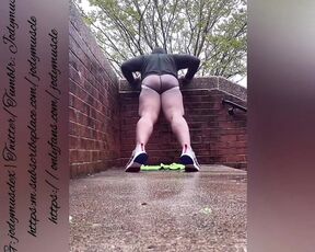 Jodymuscle aka jodymuscle - 06-01-2020 OnlyFans Video - Pulled up to a spot in the bushes on my run in dc