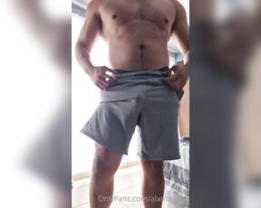 Alx Mardue aka alxmardue - 12-26-2022 OnlyFans Video - Desde que desperté andaba muy caliente y antes de bañarme no resistí jalarme la verga y