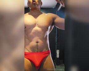 Alx Mardue aka alxmardue - 08-23-2024 OnlyFans Video - Después de entrenar y antes de darme un rico baño, q rico se me marca la