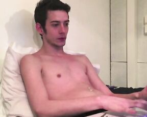 CRUNCHBOY OFFICIAL aka jess_crunchboy - 02-13-2019 OnlyFans Video - this is KRYSS a sexy twink and i propose him to suck the huge cock of