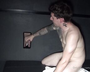 CRUNCHBOY OFFICIAL aka jess_crunchboy - 10-29-2021 OnlyFans Video - 2818 this is my friend JC JOHNY real straigh boy used by gay with xxl cock