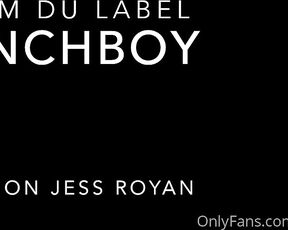 CRUNCHBOY OFFICIAL aka jess_crunchboy - 01-09-2022 OnlyFans Video - 2862 YAGO SINNER used by RANDI JUNIOR in the toilets of boyberry