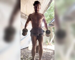 Gymnastkid589 aka gymnastkid589 OnlyFans - Sweaty workout, whos gonna lick