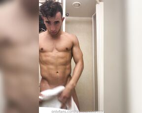 Gymnastkid589 aka gymnastkid589 OnlyFans - Might need some help drying off, whos giving me a hand )