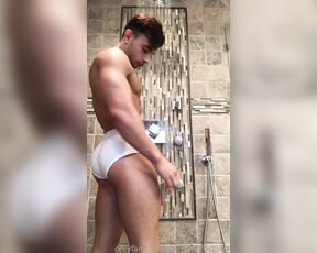 Gymnastkid589 aka gymnastkid589 OnlyFans - My first shower video check ur dm tomorrow if u want the longer vid