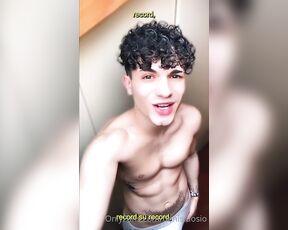 Denis Dosio aka denisdosio OnlyFans - SCEGLI IL TUO PREFERITO @tommaso2004 & @giovannjmessina vogliono entrare a far parte della