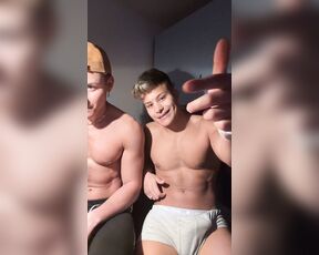 Denis Dosio aka denisdosio OnlyFans - VUOI VEDERE LA LIVE CON MANUEL ecco qui la prima parte che abbiamo fatto free