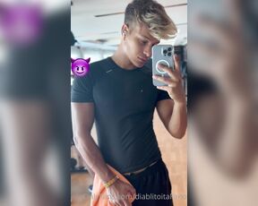 Denis Dosio aka denisdosio OnlyFans - Come state passando ferragosto io workout poi spiaggia domani volete un bel video in spiaggia