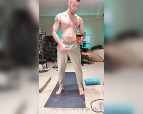 Hungoakland aka hungoakland OnlyFans - Jerking in the mirror